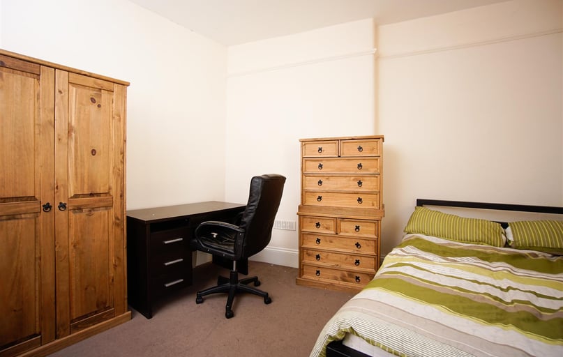 Addison Road - Flat 2, North Hill, Plymouth - Image 1